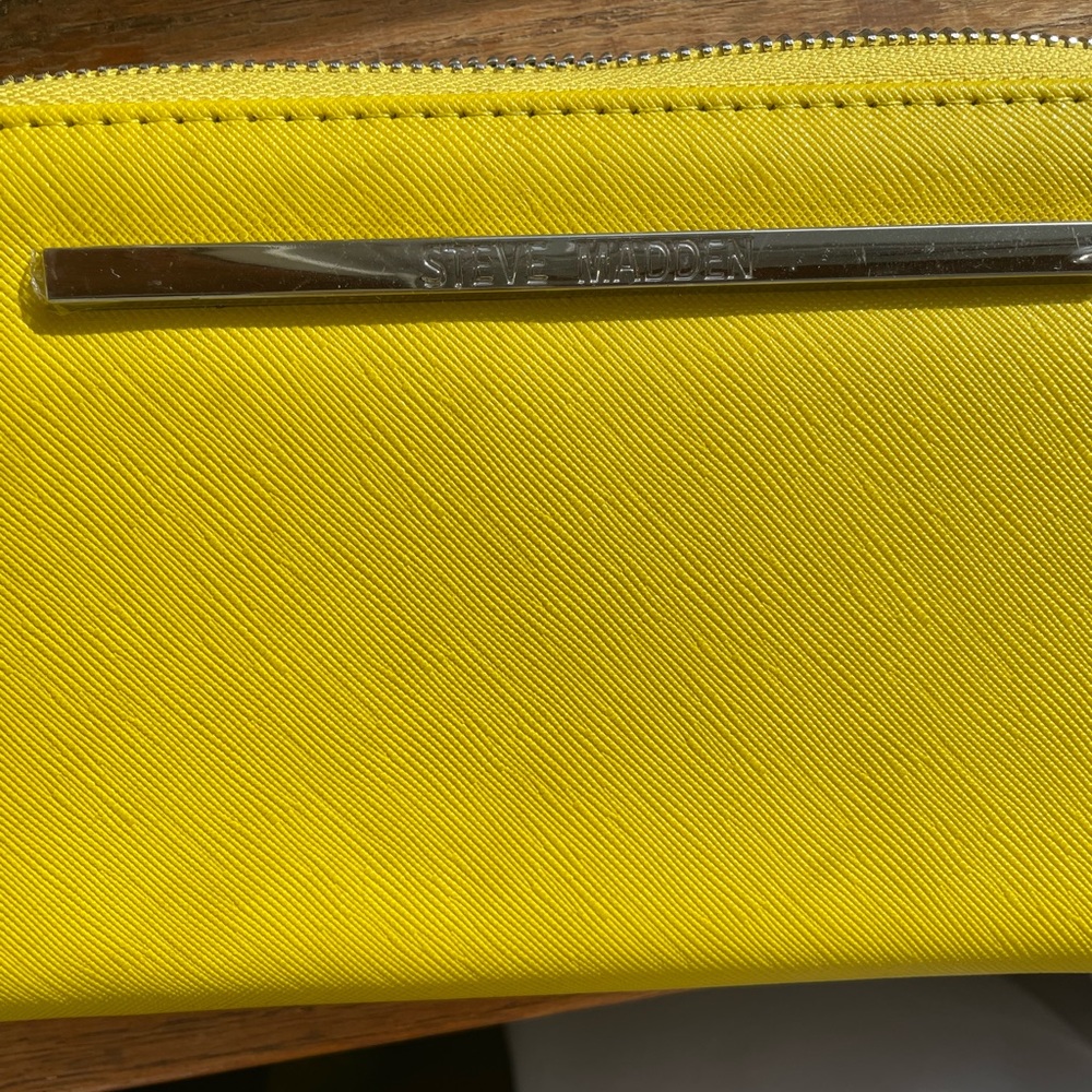 Steve Madden large wallet - Picture 3 of 5